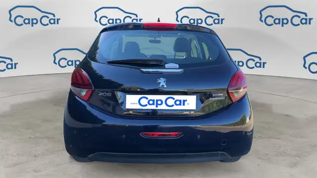 Peugeot 208 view 3