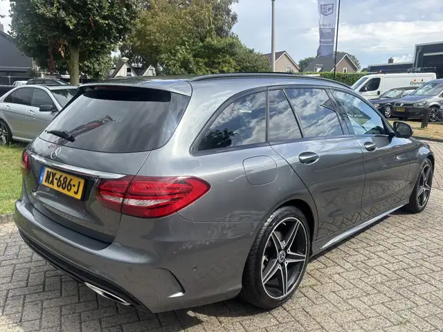 Mercedes-Benz C-Class view 5