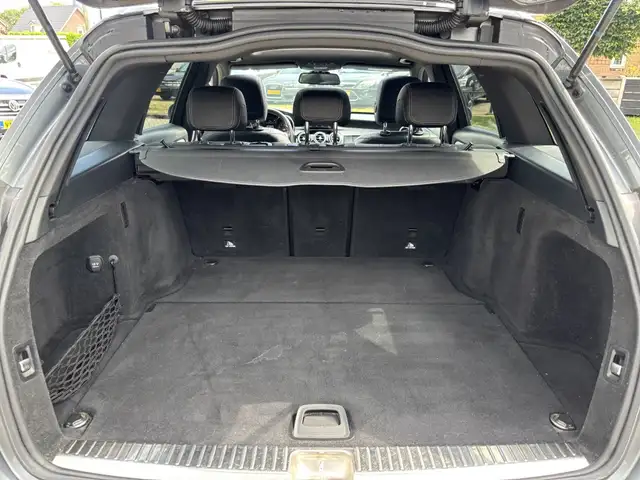 Mercedes-Benz C-Class view 10