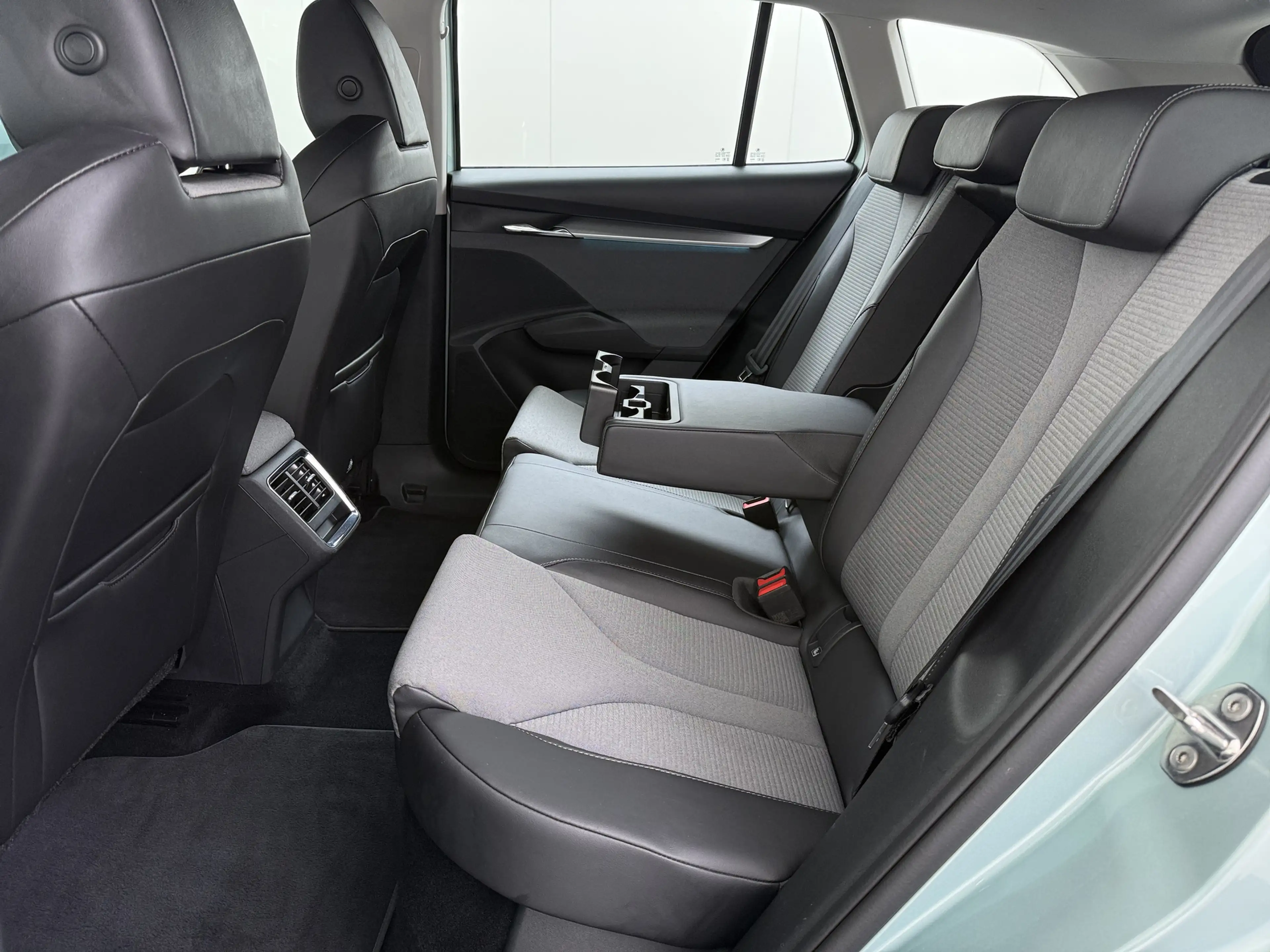 Skoda Enyaq iV 60 SOH 91% Trekhaak Camera P-Assist Apple Carpl — photo 39