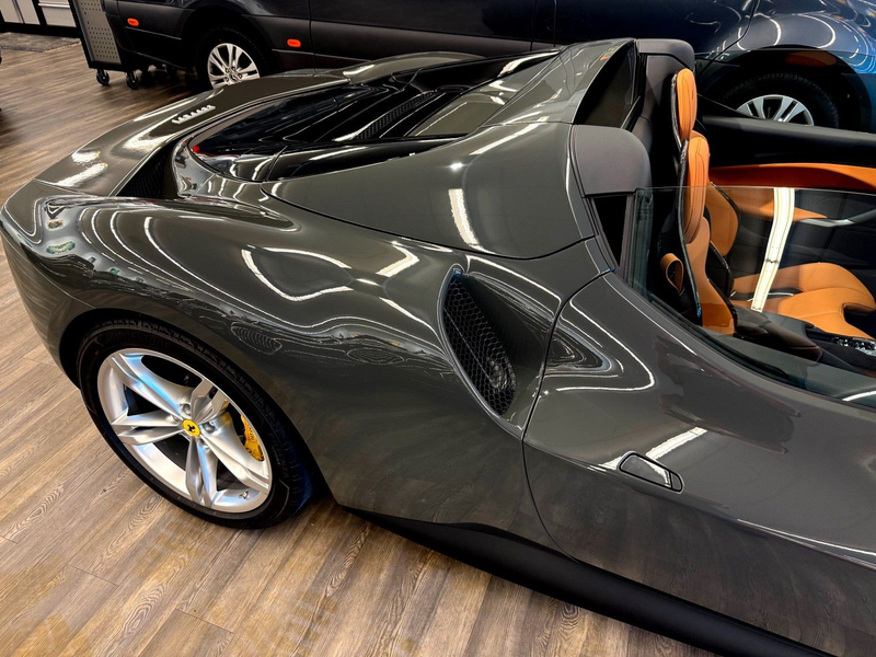 Ferrari 296 GTS Spider  Lift Carbon Sitze Grigio Scuro — photo 8
