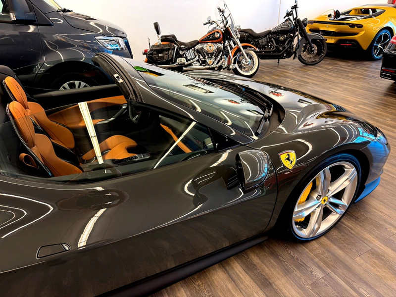 Ferrari 296 GTS Spider  Lift Carbon Sitze Grigio Scuro — photo 10