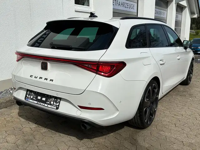 Cupra Leon view 8