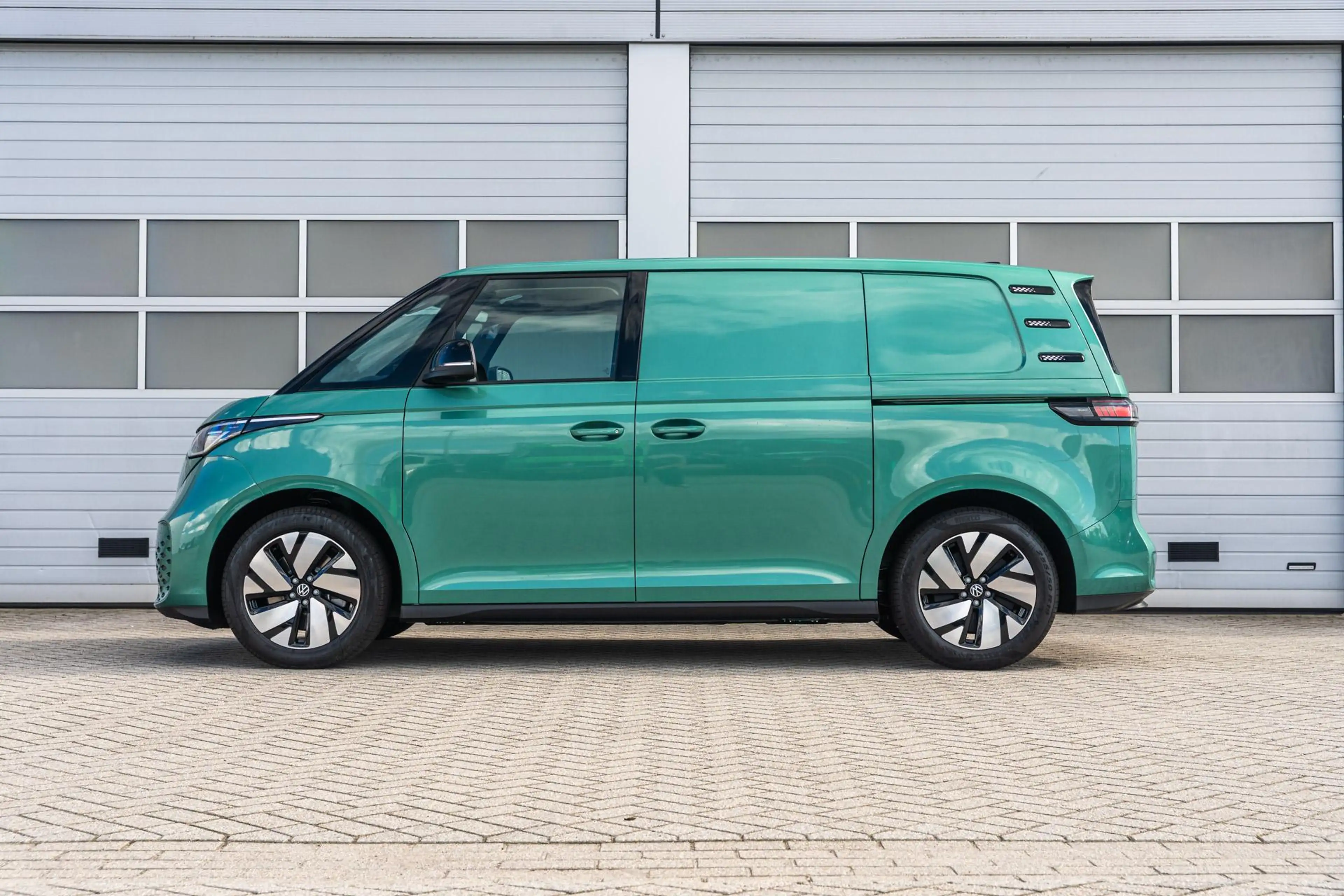 Volkswagen ID. Buzz Cargo 286pk Bulli Limited Edition 79 kWh | Stoelen Pakke — photo 13