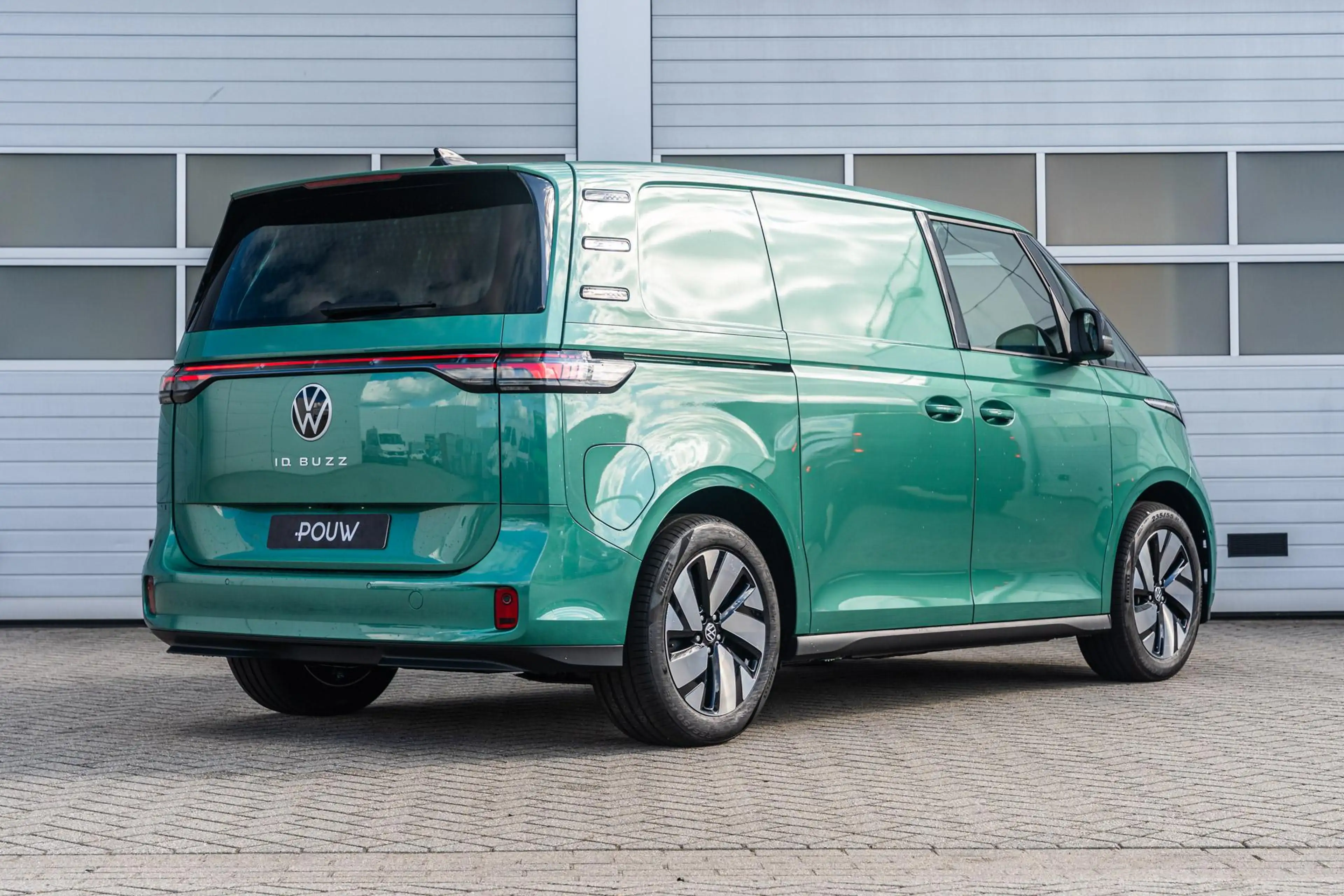 Volkswagen ID. Buzz Cargo 286pk Bulli Limited Edition 79 kWh | Stoelen Pakke — photo 2