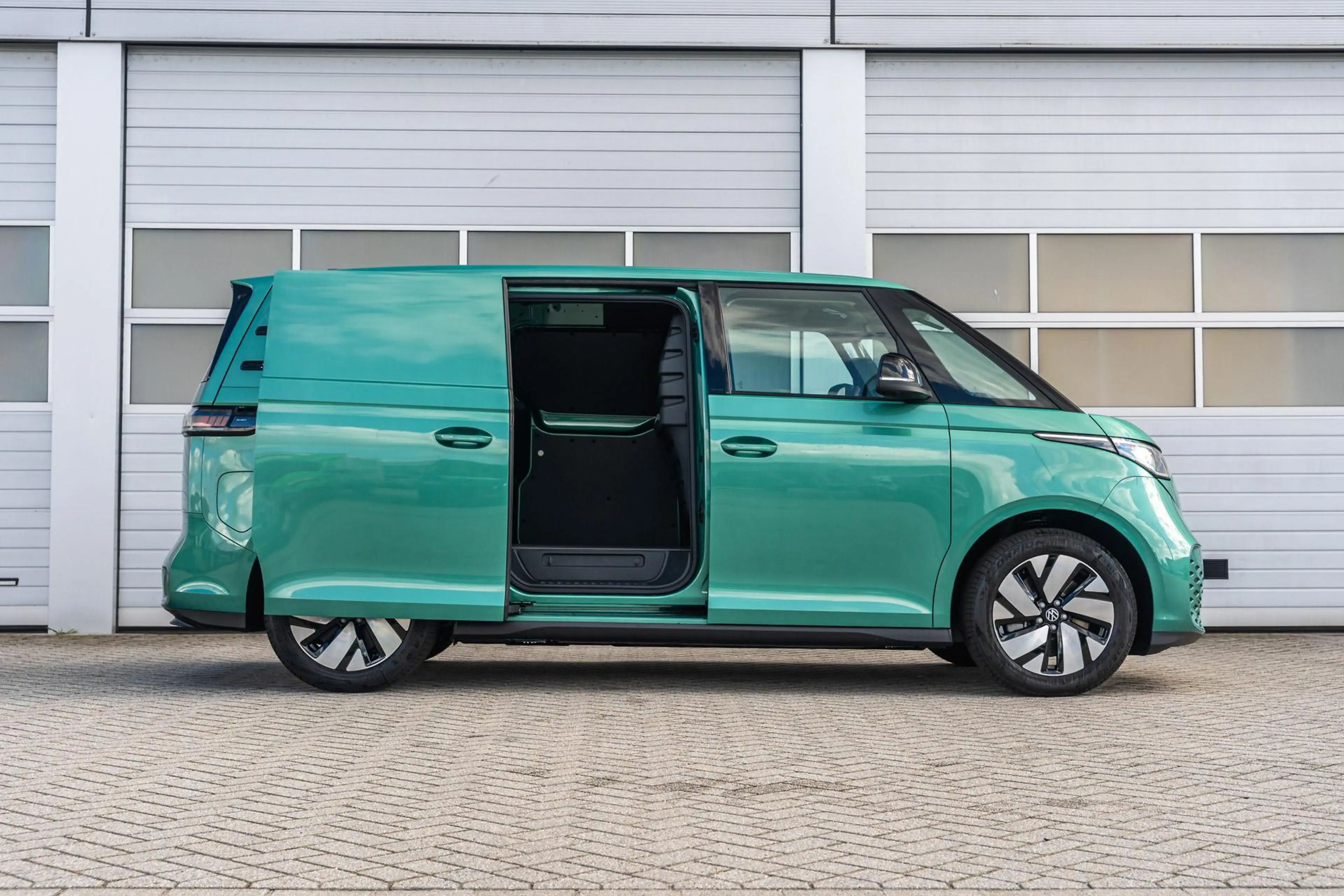 Volkswagen ID. Buzz Cargo 286pk Bulli Limited Edition 79 kWh | Stoelen Pakke — photo 10