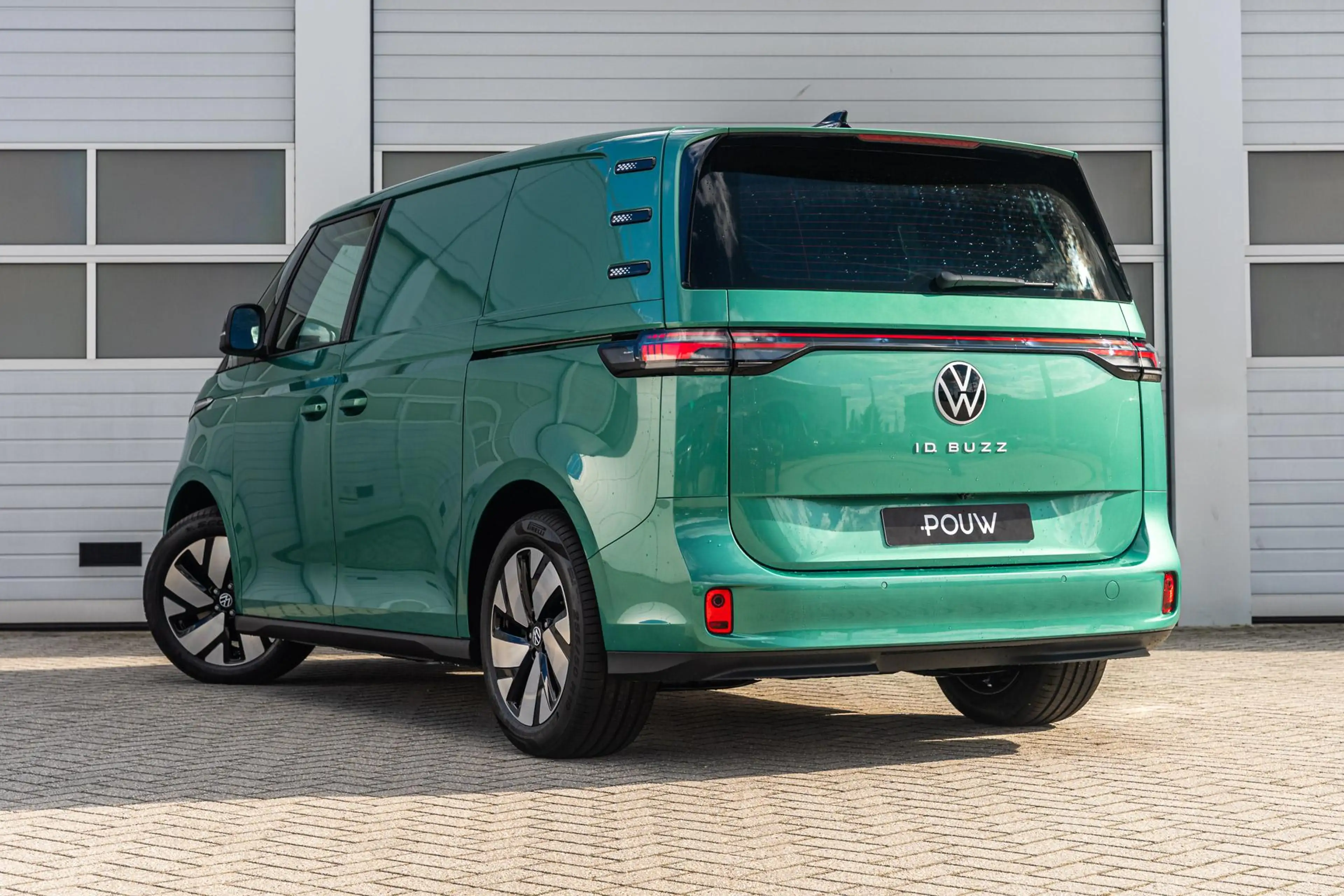 Volkswagen ID. Buzz Cargo 286pk Bulli Limited Edition 79 kWh | Stoelen Pakke — photo 12
