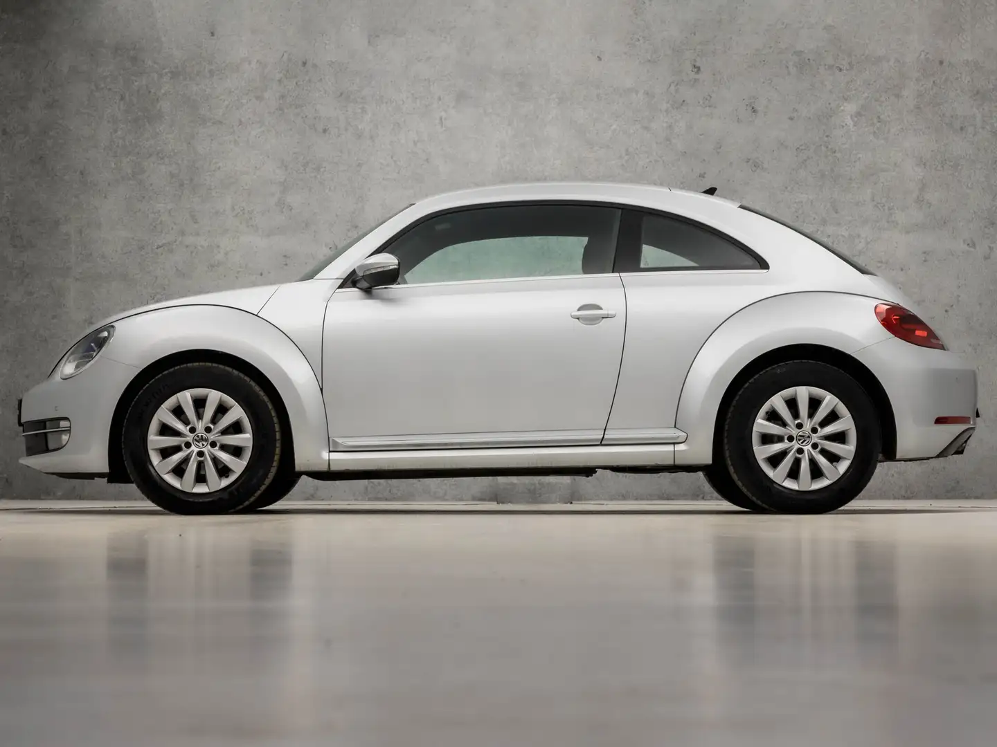 Volkswagen Beetle 1.2 TSI Sport (NAVIGATIE, CLIMATE, STOELVERWARMING Grijs - 2