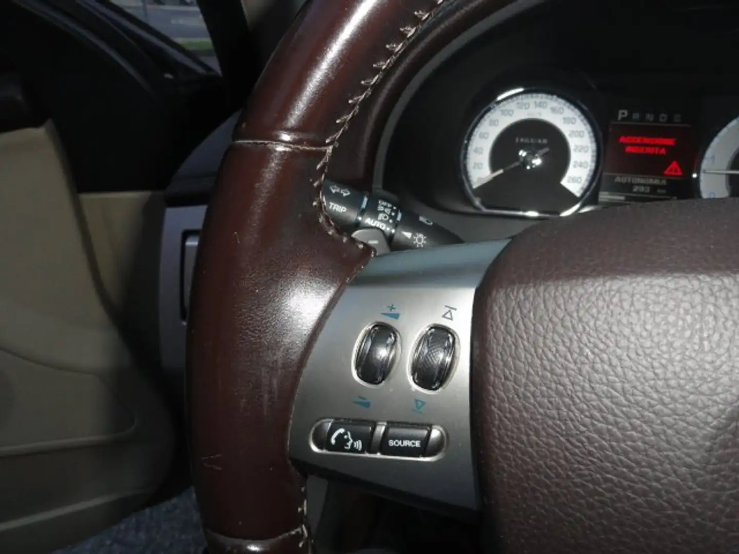 Jaguar XF XF 3.0d V6 Premium Luxury auto Vert - 2