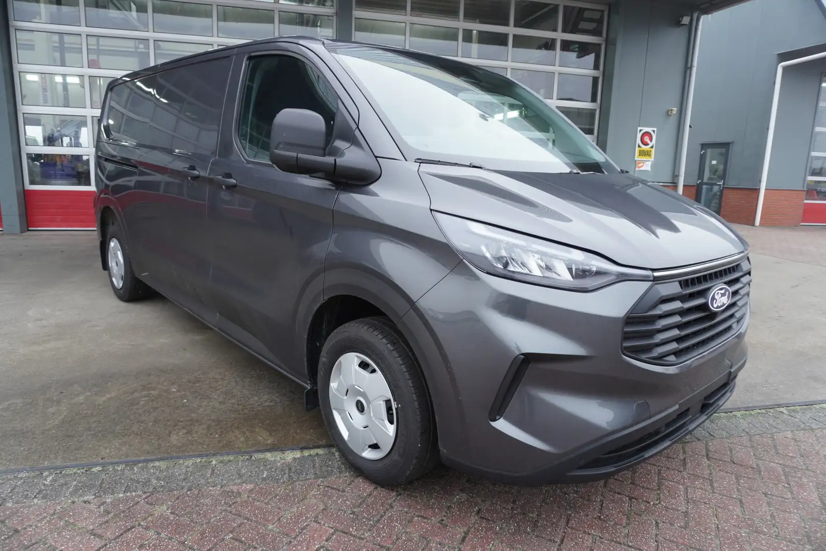 Ford Transit Custom 300L 2.0 TDCI 136PK L2H1 Trend Nr. V020 | Airco | Grijs - 2
