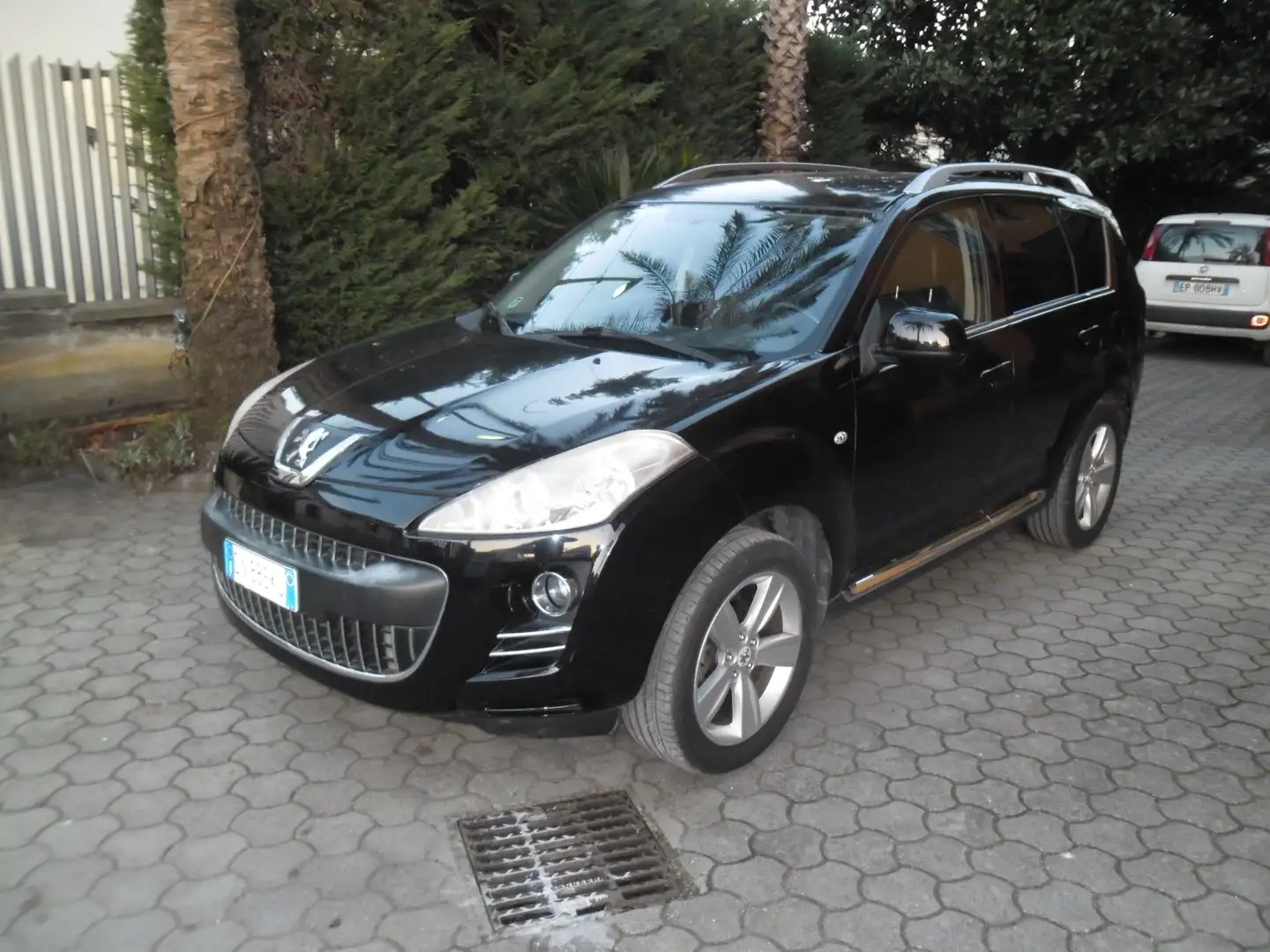 Peugeot 4007 2.2 hdi 16v Tecno fap Černá - 1