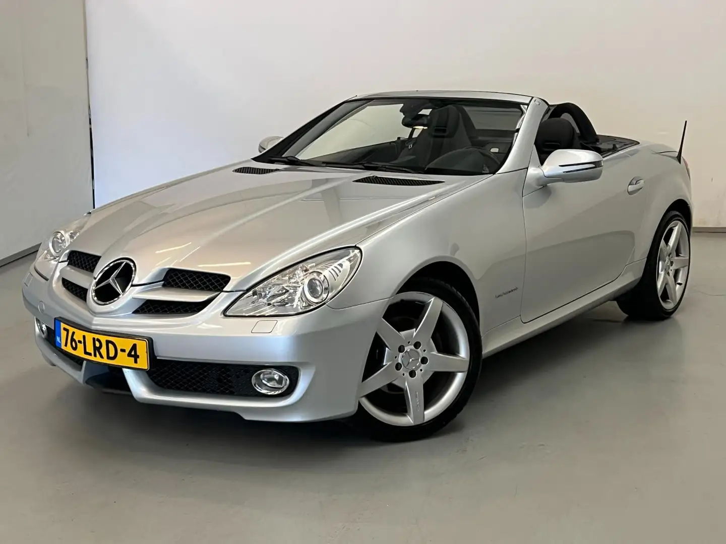 Mercedes-Benz SLK 200 K. / AMG 18" / Facelift / Airscarf Сірий - 1
