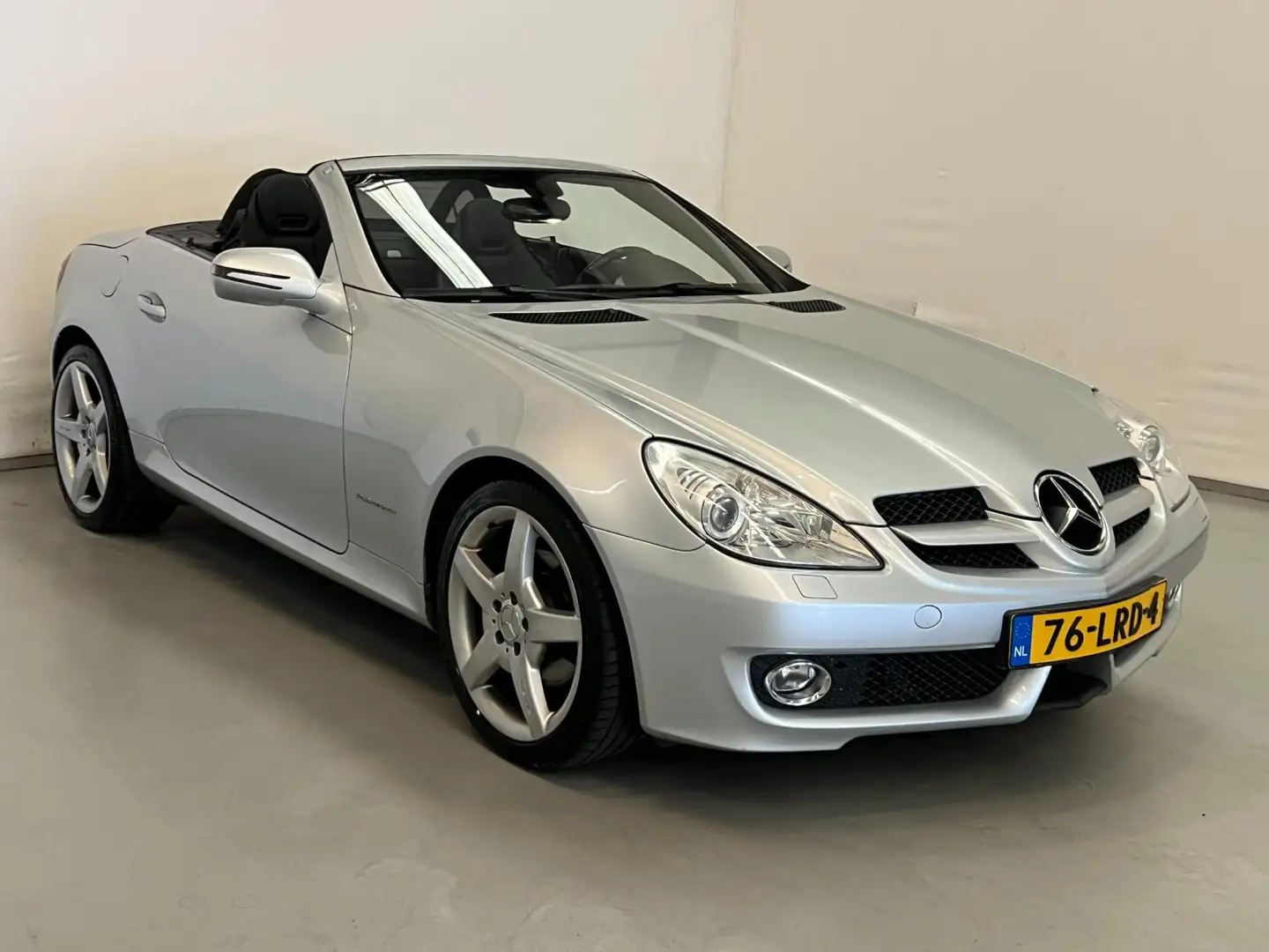 Mercedes-Benz SLK 200 K. / AMG 18" / Facelift / Airscarf Сірий - 2