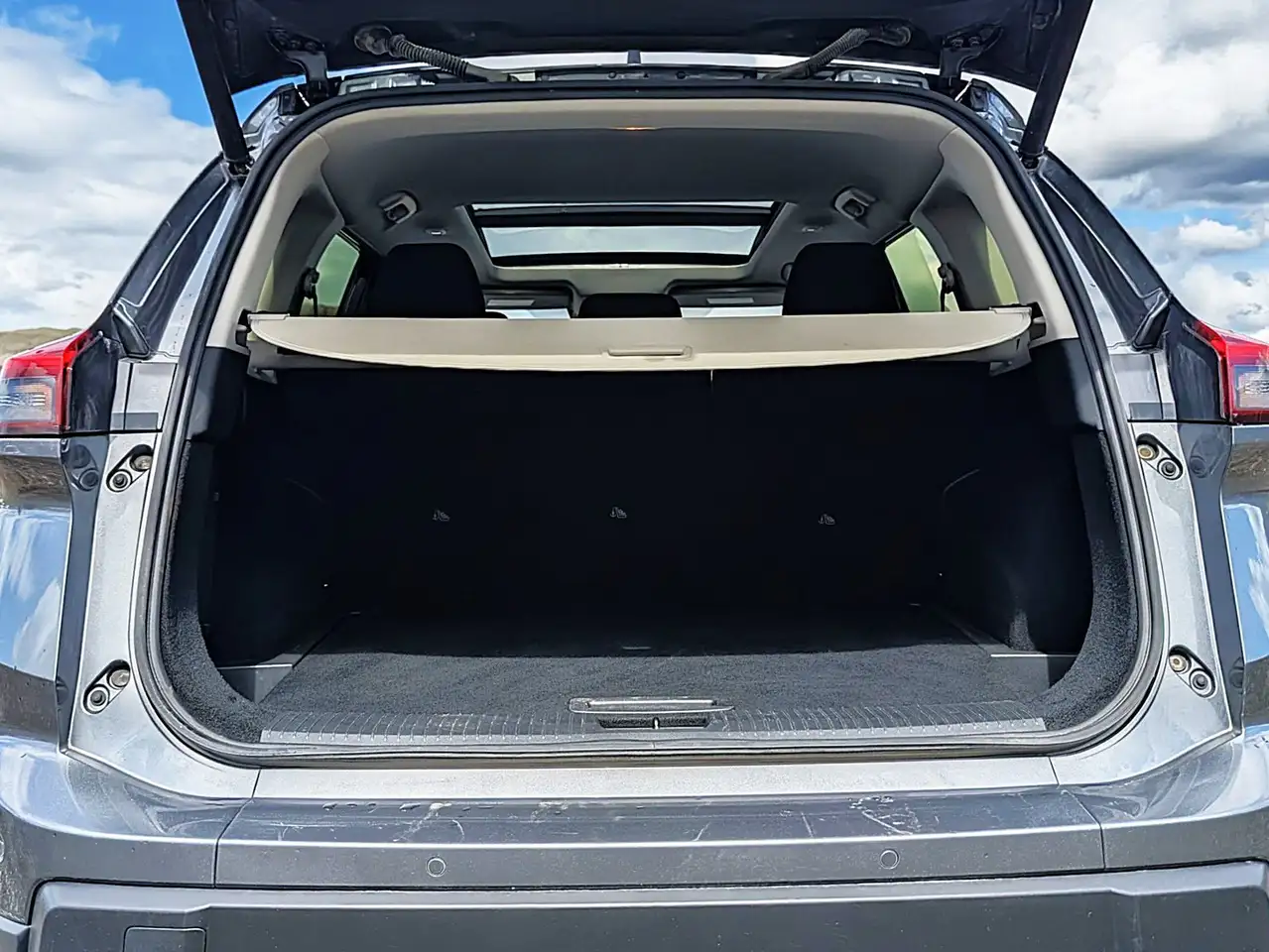 Nissan Rogue снимка Nissan Rogue