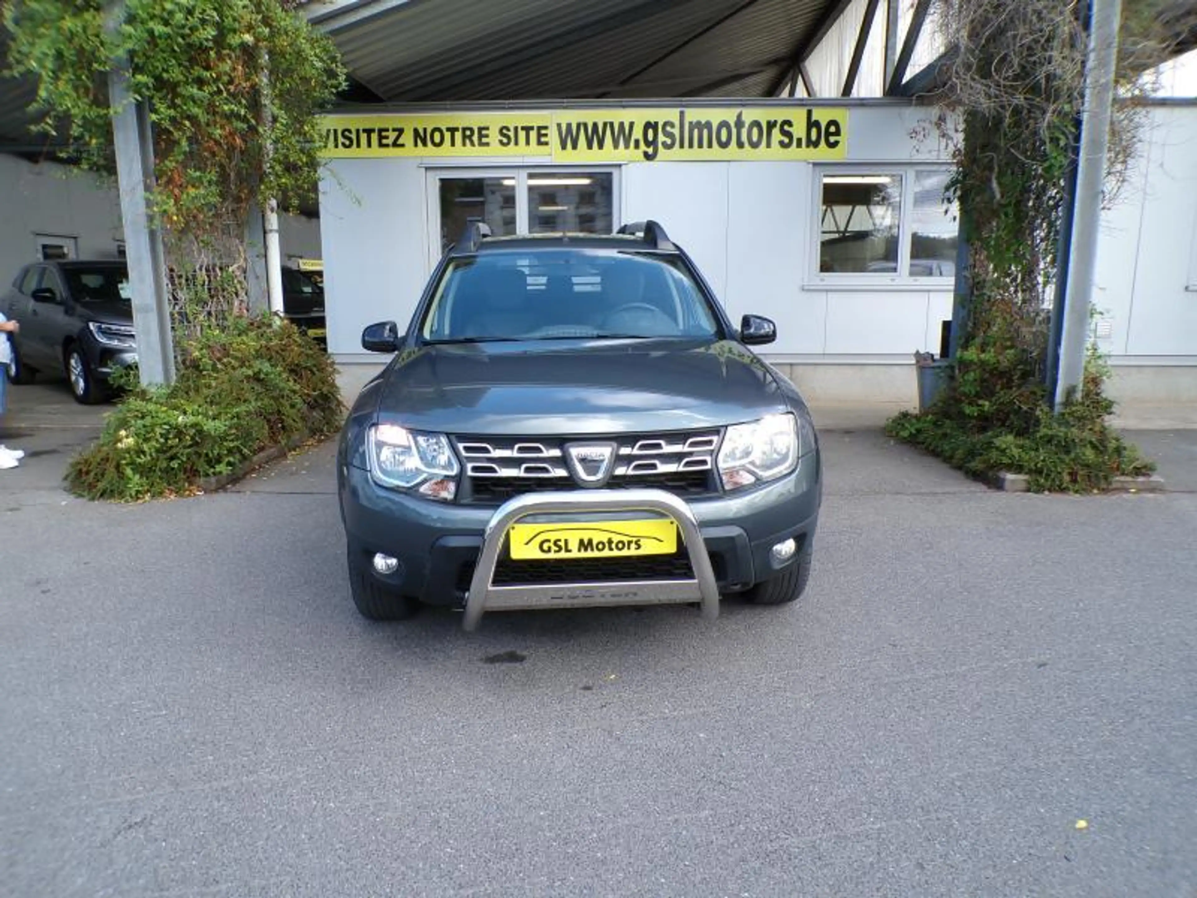 Dacia Duster 1.5 DCi 90cv Gris 10/17 50808km Airco GPS Cruise — photo 2