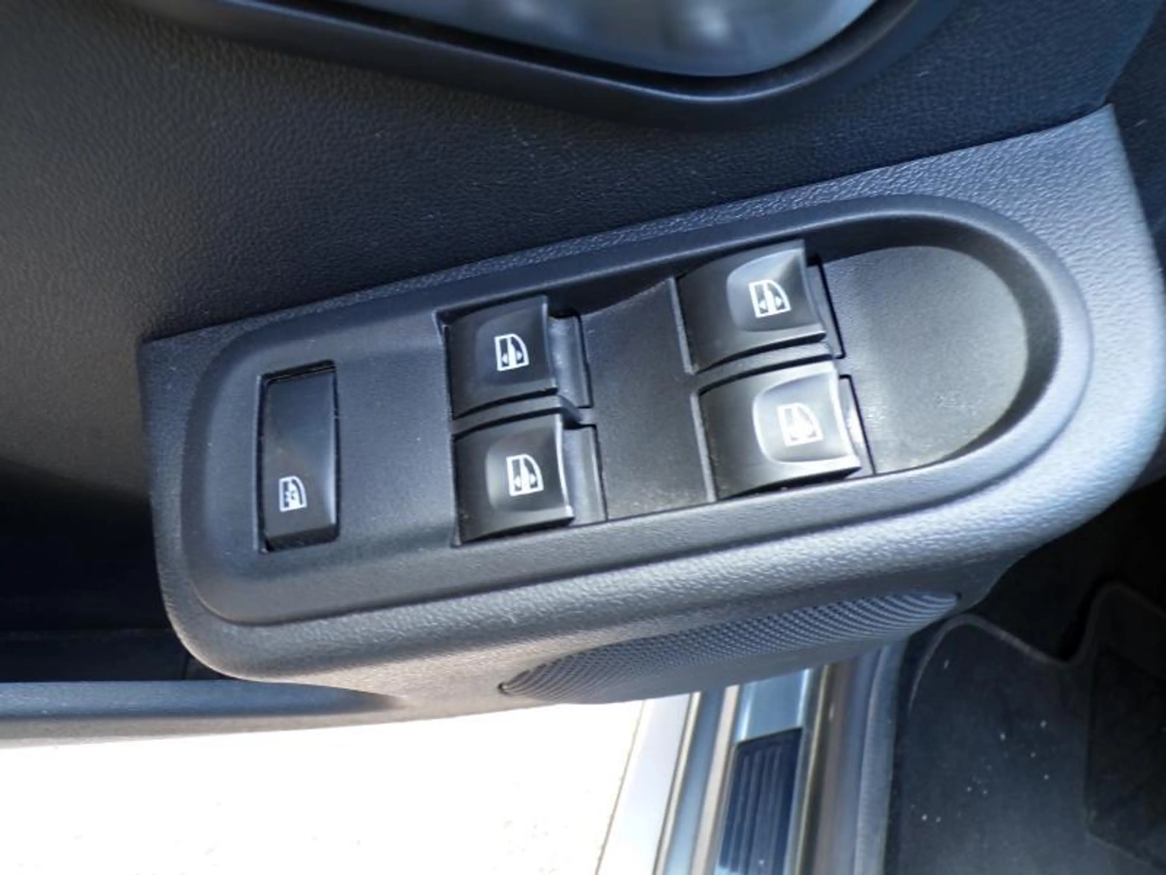 Dacia Duster 1.5 DCi 90cv Gris 10/17 50808km Airco GPS Cruise — photo 9
