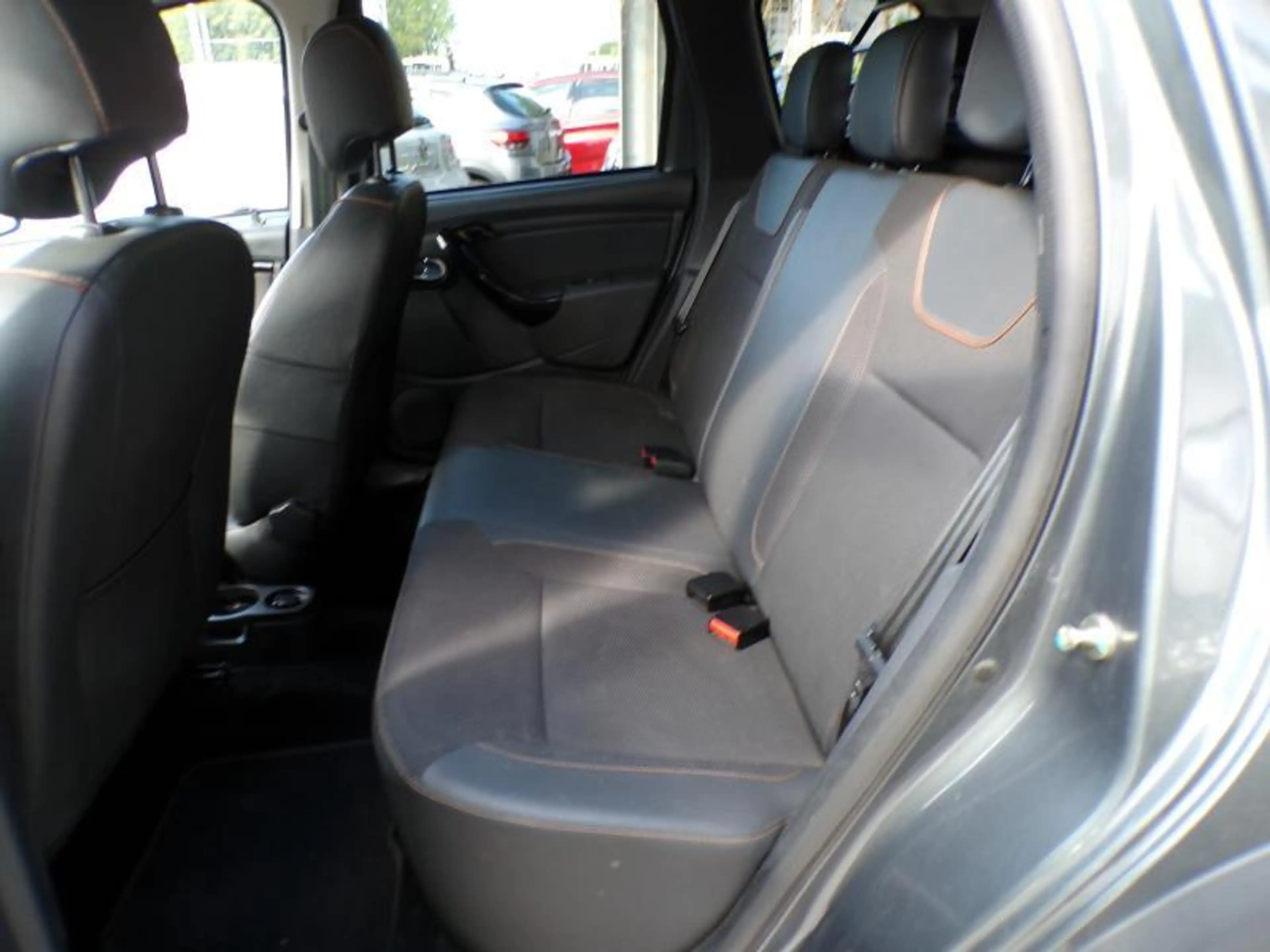 Dacia Duster 1.5 DCi 90cv Gris 10/17 50808km Airco GPS Cruise — photo 8