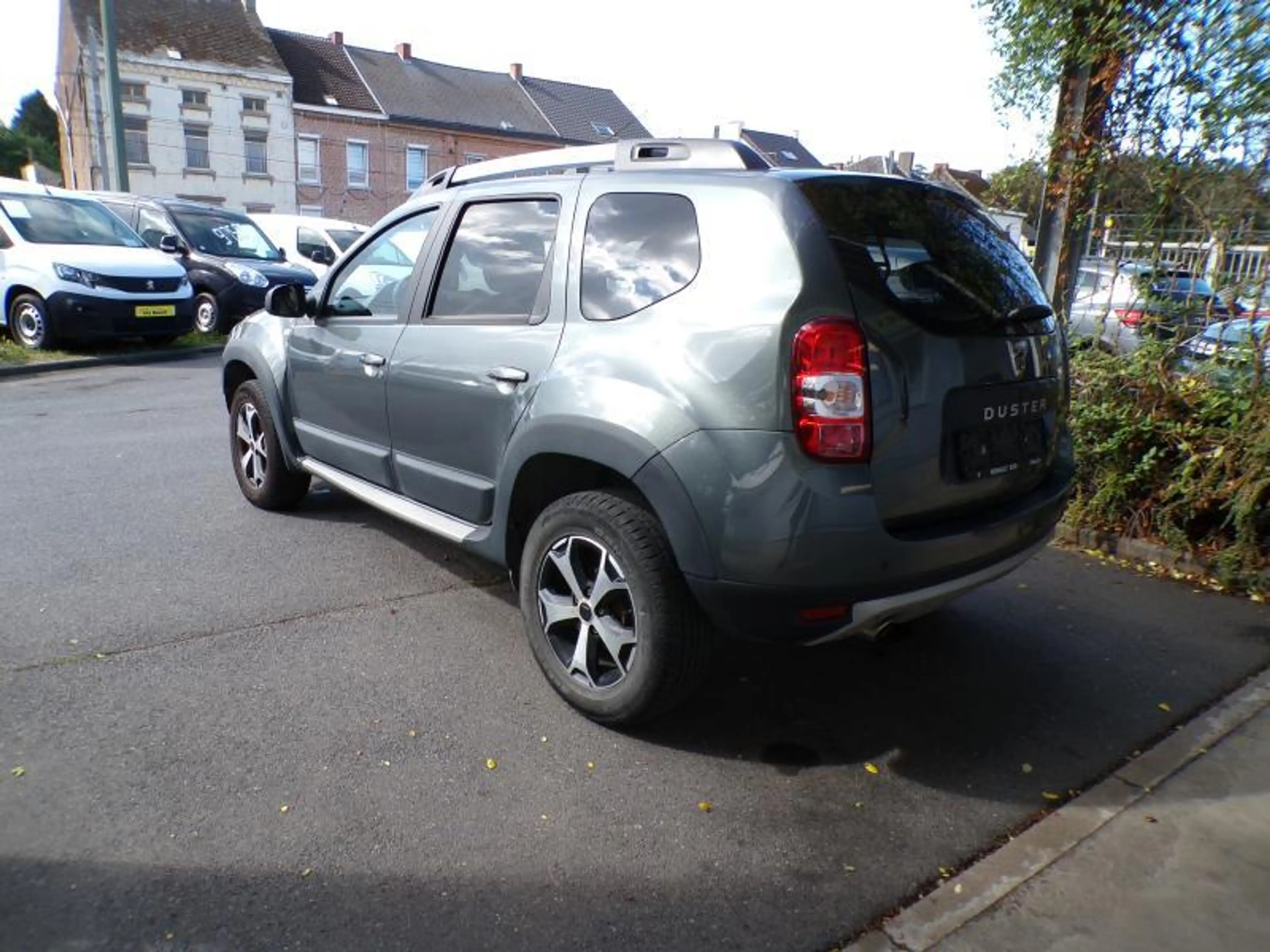 Dacia Duster 1.5 DCi 90cv Gris 10/17 50808km Airco GPS Cruise — photo 6