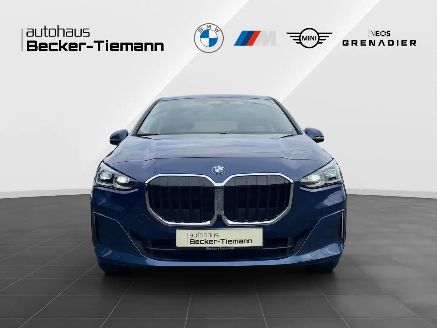 BMW 216 i Active Tourer/ LC Prof./ DrivAss+/ ParkAss+/ HUD Blau - 2