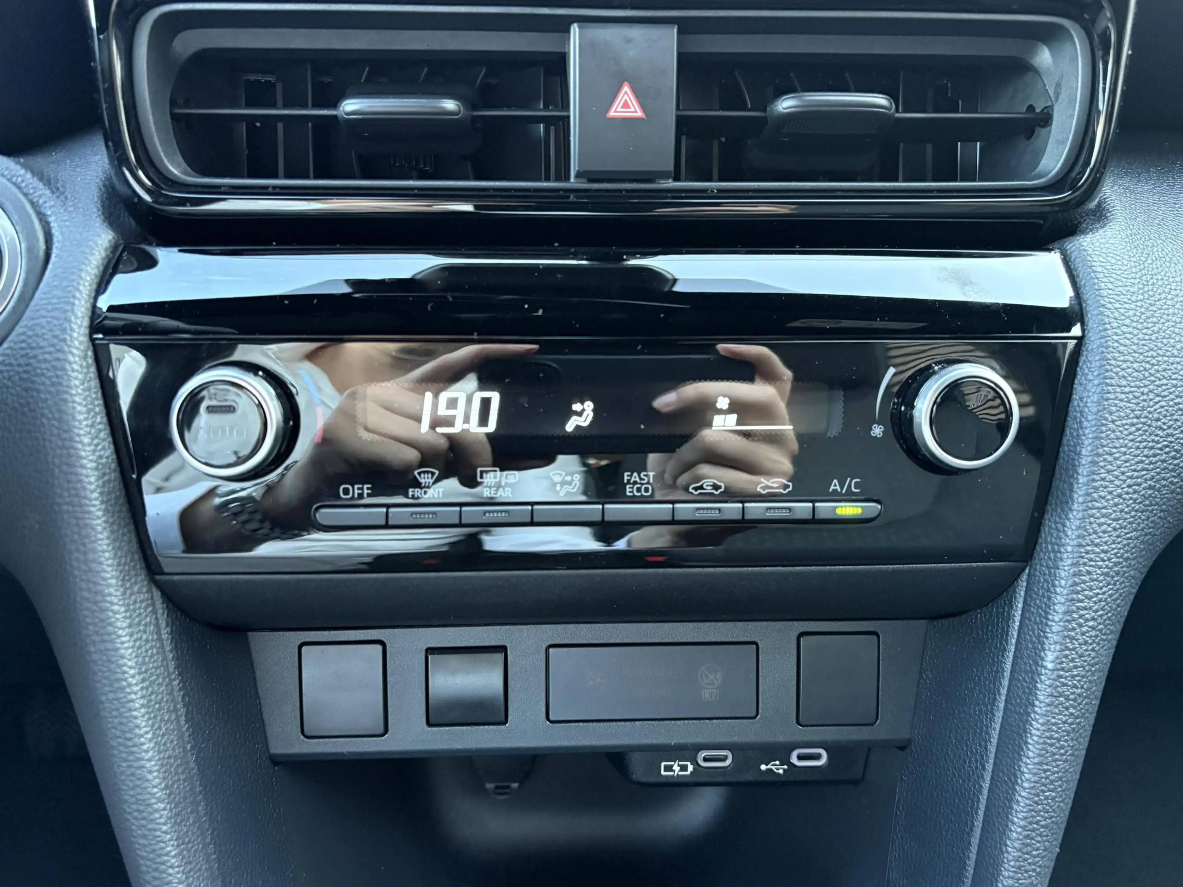 Toyota Yaris Cross 1.5 Hybrid 115 First Edition CAMERA ADAPTIVE CRUIS — photo 18