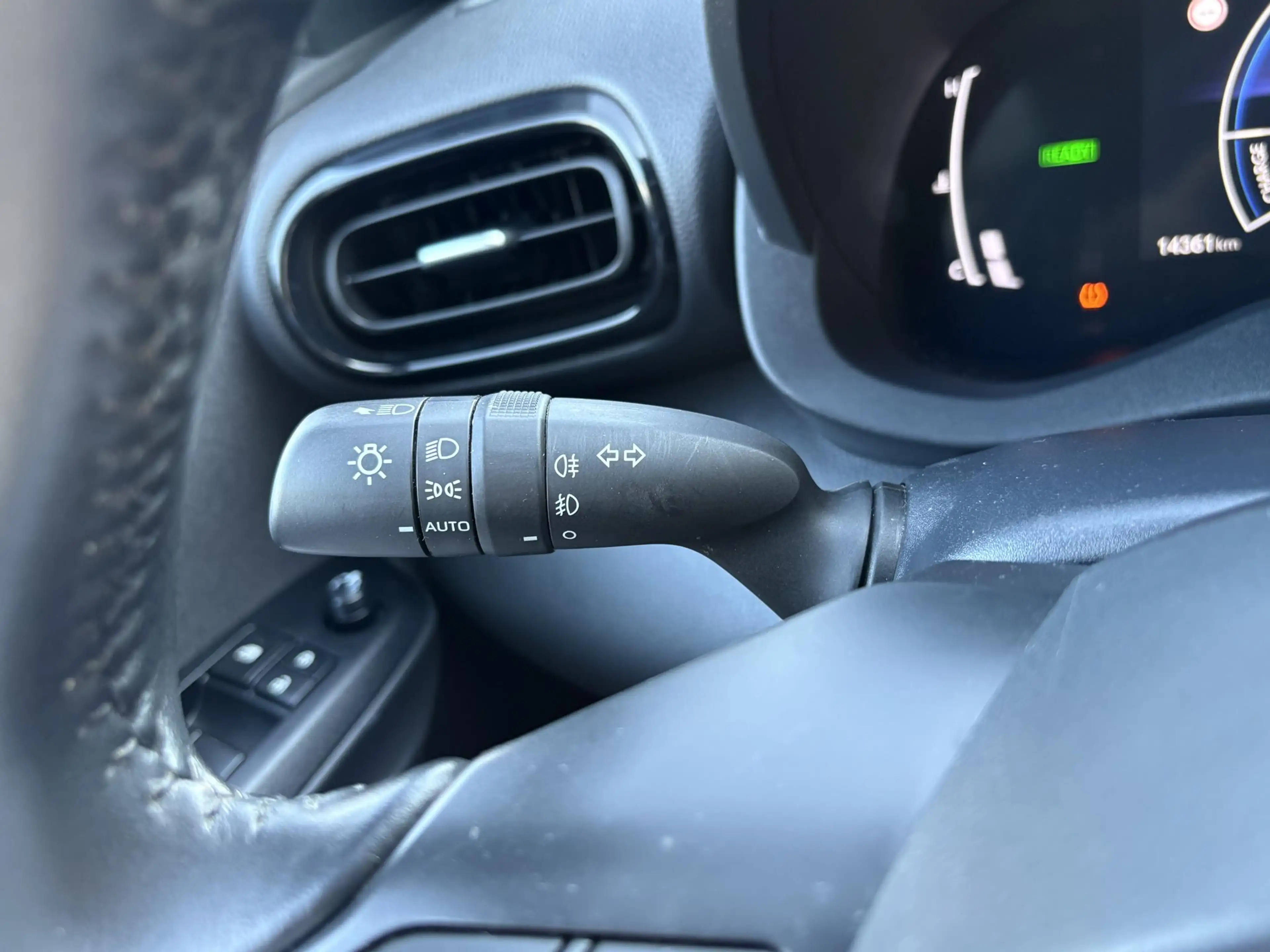 Toyota Yaris Cross 1.5 Hybrid 115 First Edition CAMERA ADAPTIVE CRUIS — photo 23
