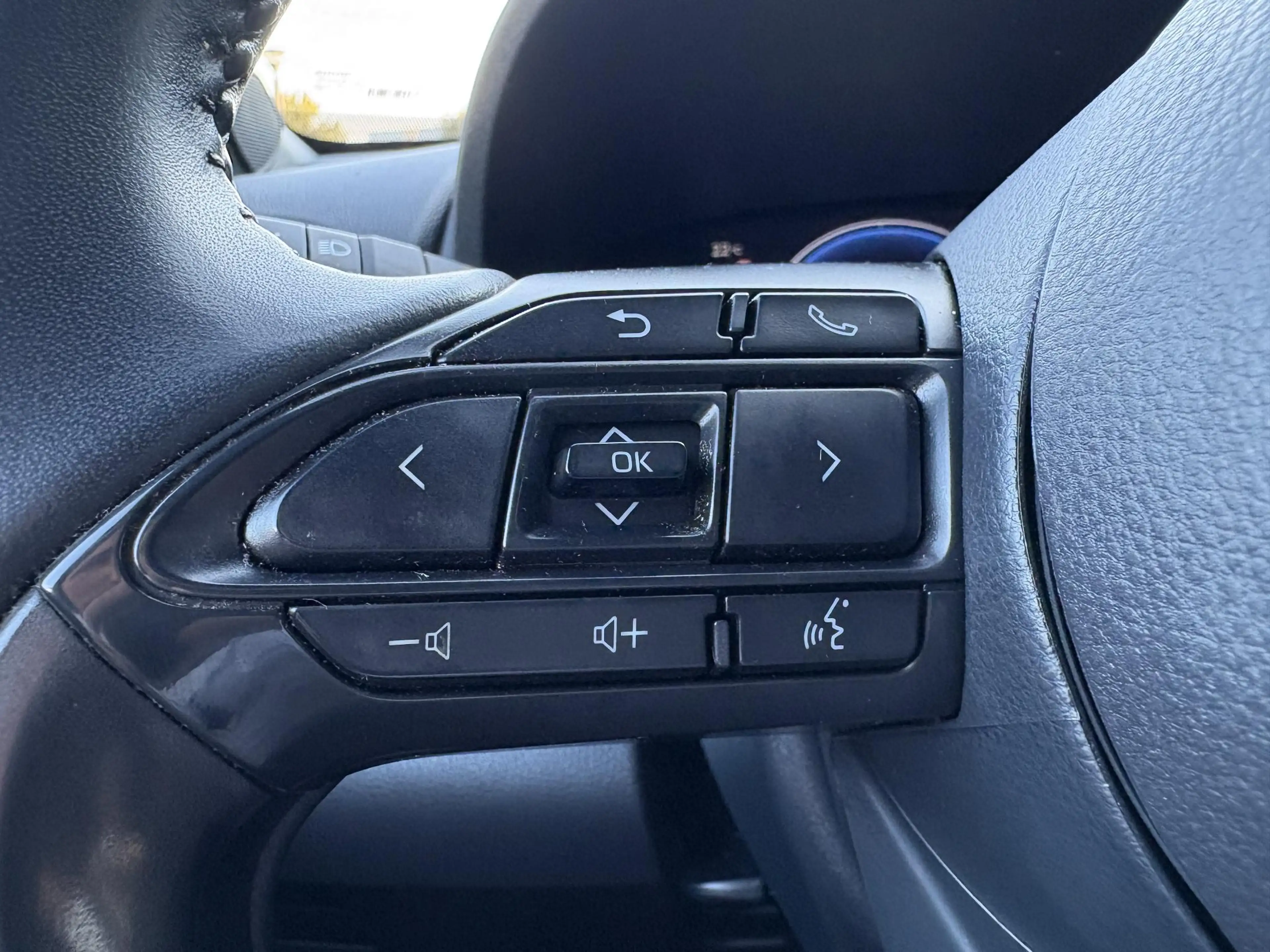 Toyota Yaris Cross 1.5 Hybrid 115 First Edition CAMERA ADAPTIVE CRUIS — photo 21