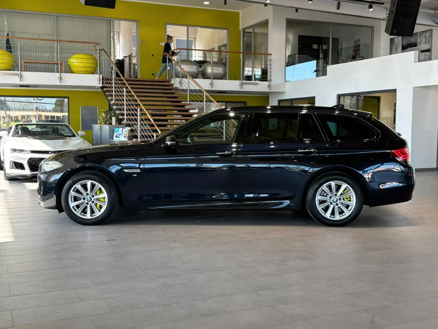 BMW 530 d Touring M-Paket*Pano*Memory*Stdhzg*HuD*RFK* Schwarz - 2