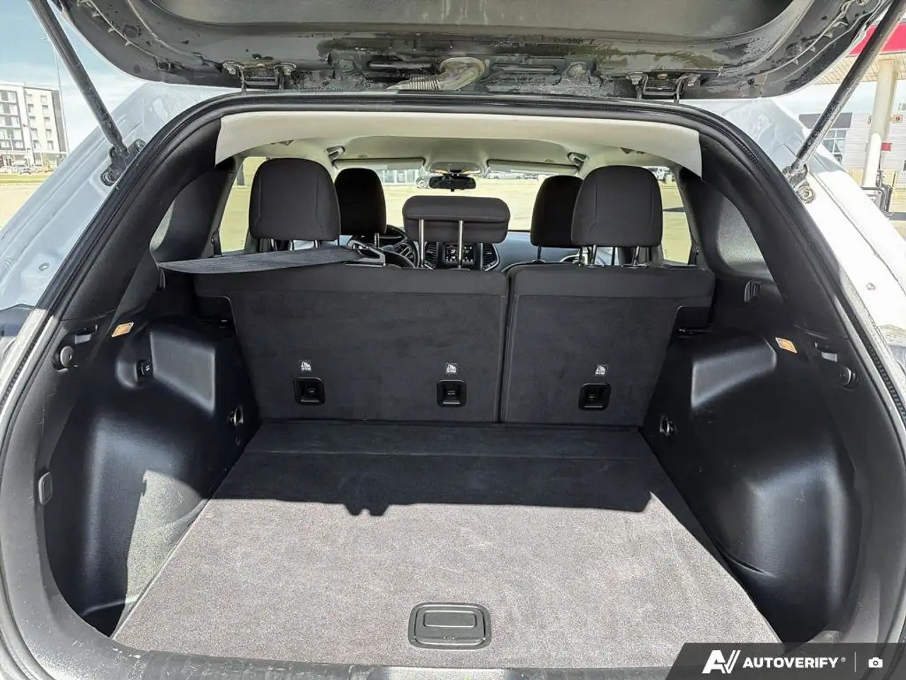 Jeep Cherokee photo Jeep Cherokee