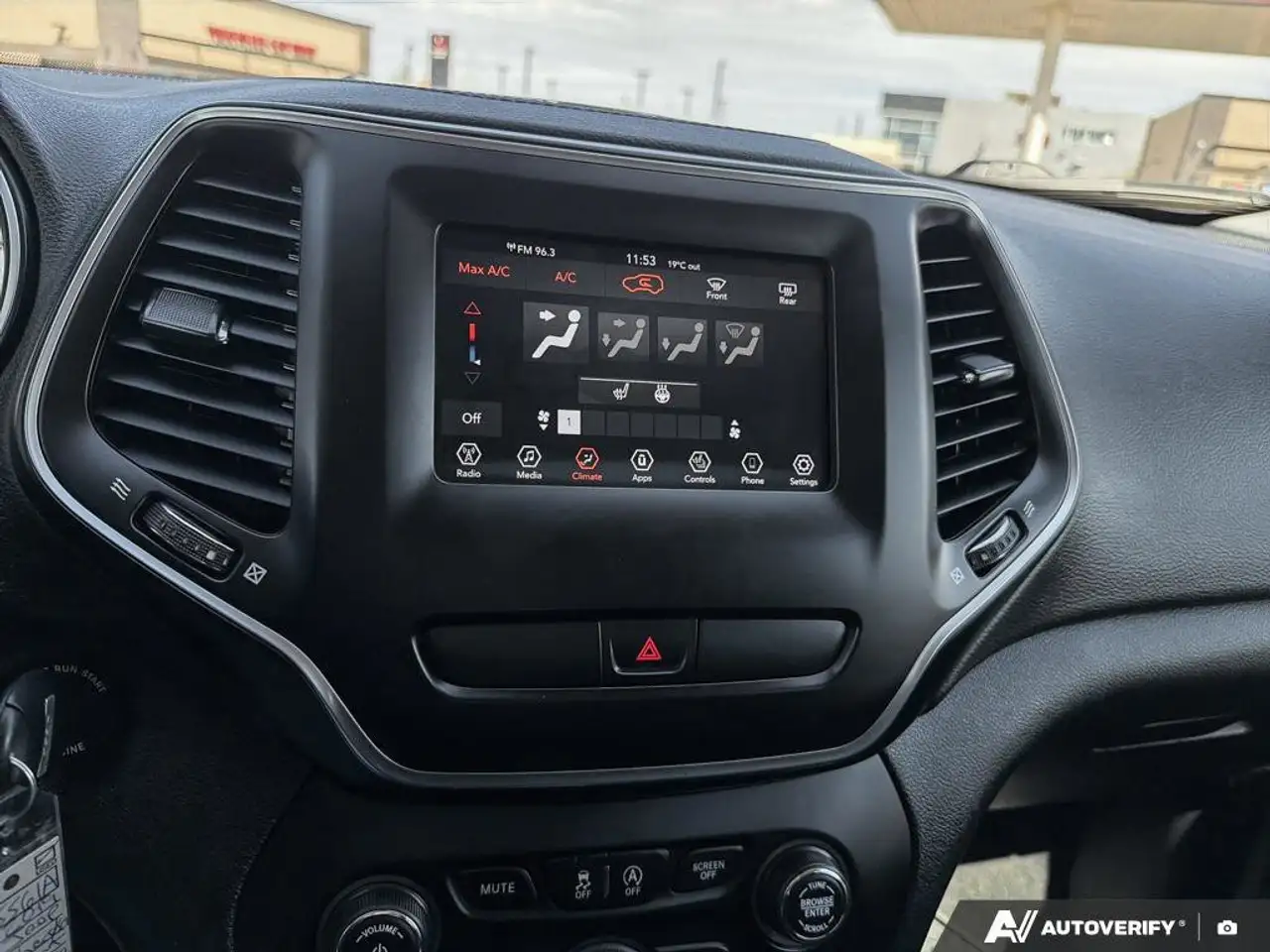 Jeep Cherokee photo Jeep Cherokee