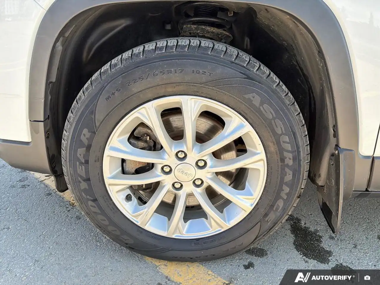 Jeep Cherokee photo Jeep Cherokee