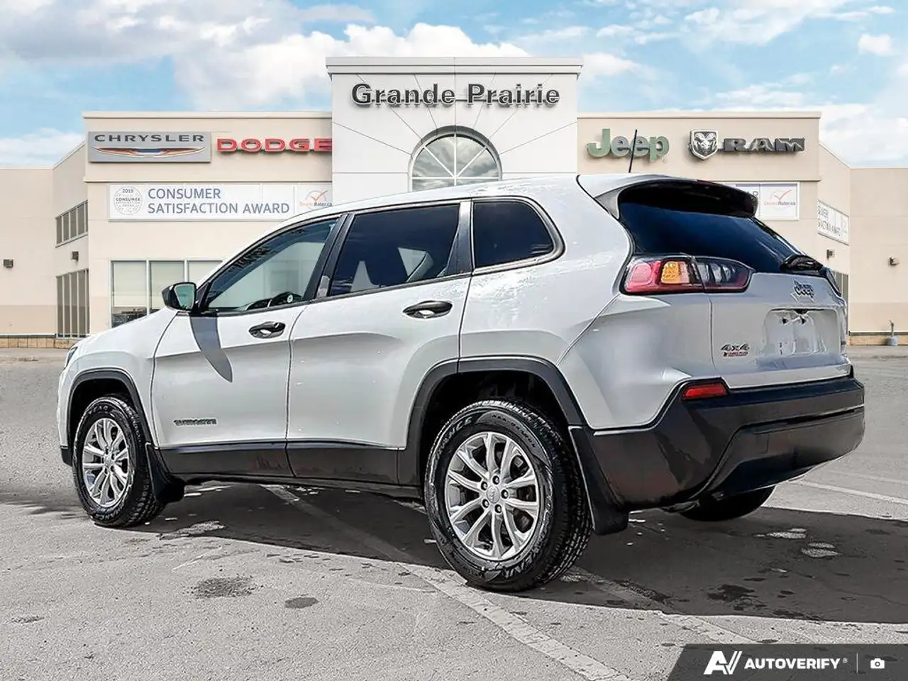 Jeep Cherokee photo Jeep Cherokee