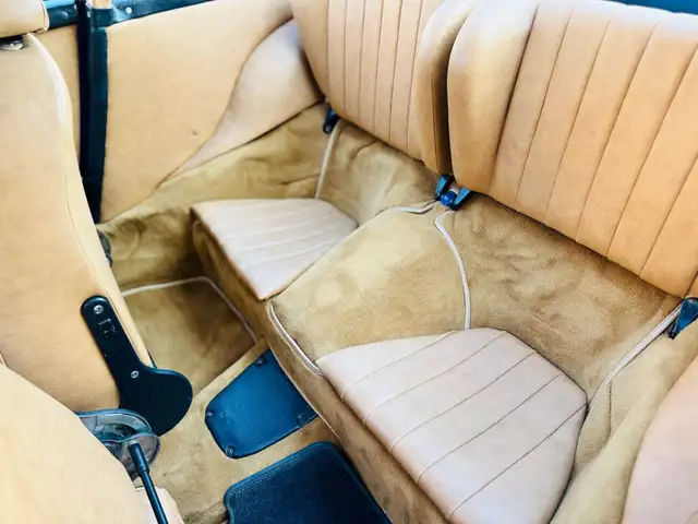 Porsche 911 view 14