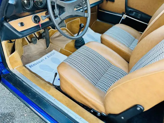 Porsche 911 view 16