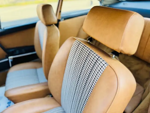 Porsche 911 view 3