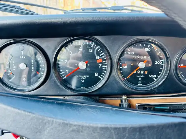 Porsche 911 view 28