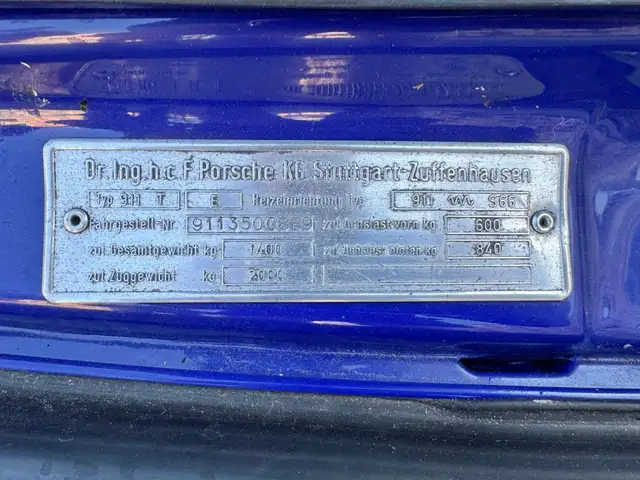 Porsche 911 view 26