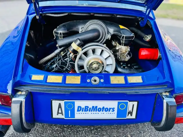 Porsche 911 view 27