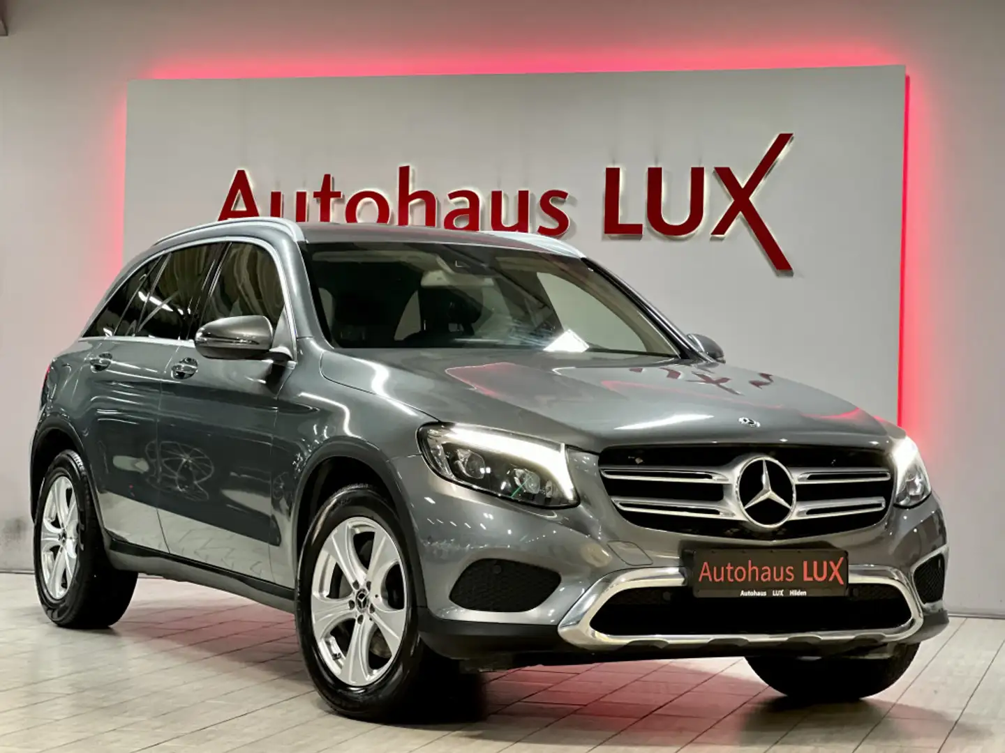Mercedes-Benz GLC 220 DIESEL*SPUR*TOTW*LED*NAVI*4MATIC*2.HAND Grau - 1