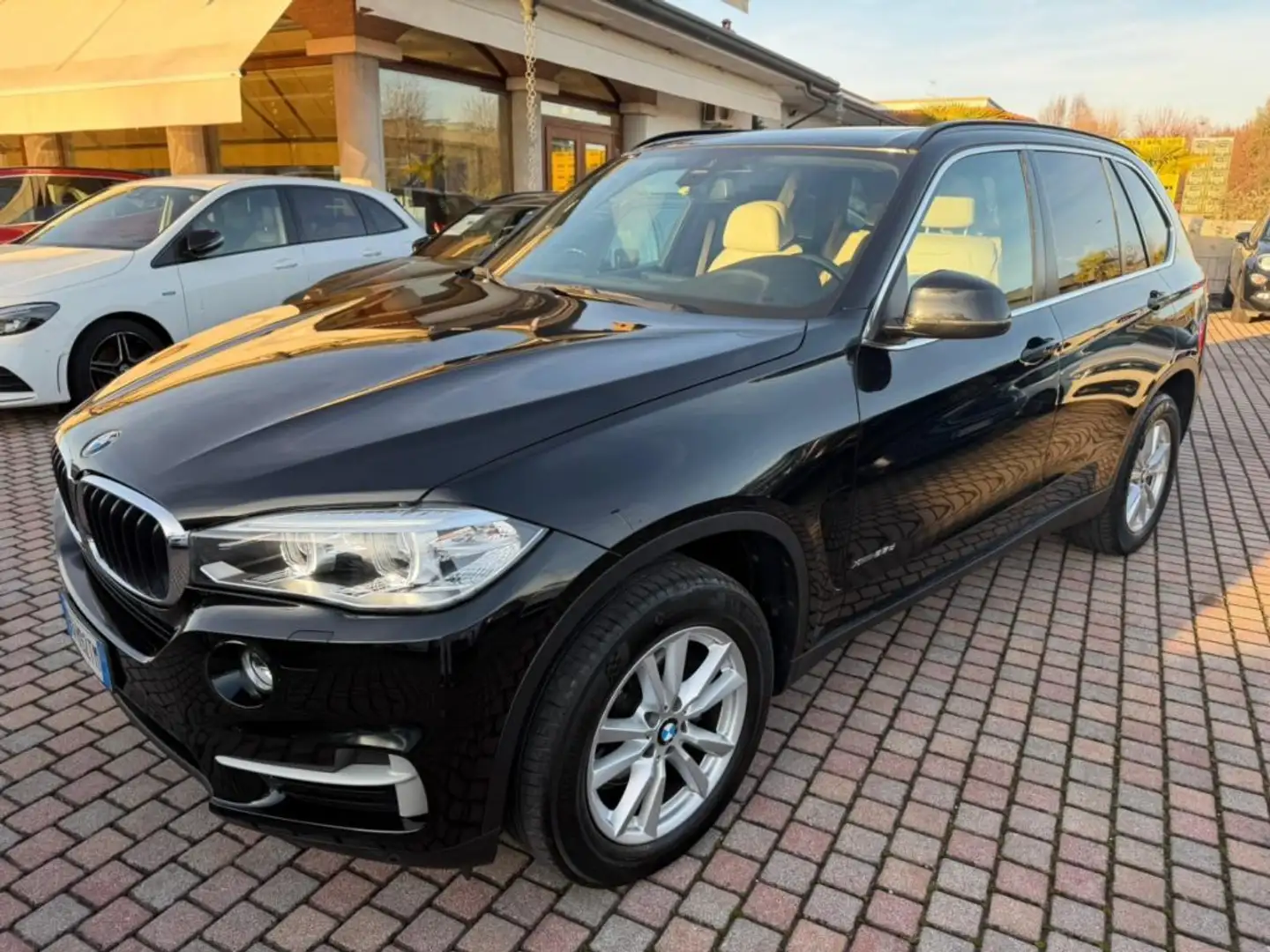 BMW X5 xDrive30d 258CV Luxury Nero - 2