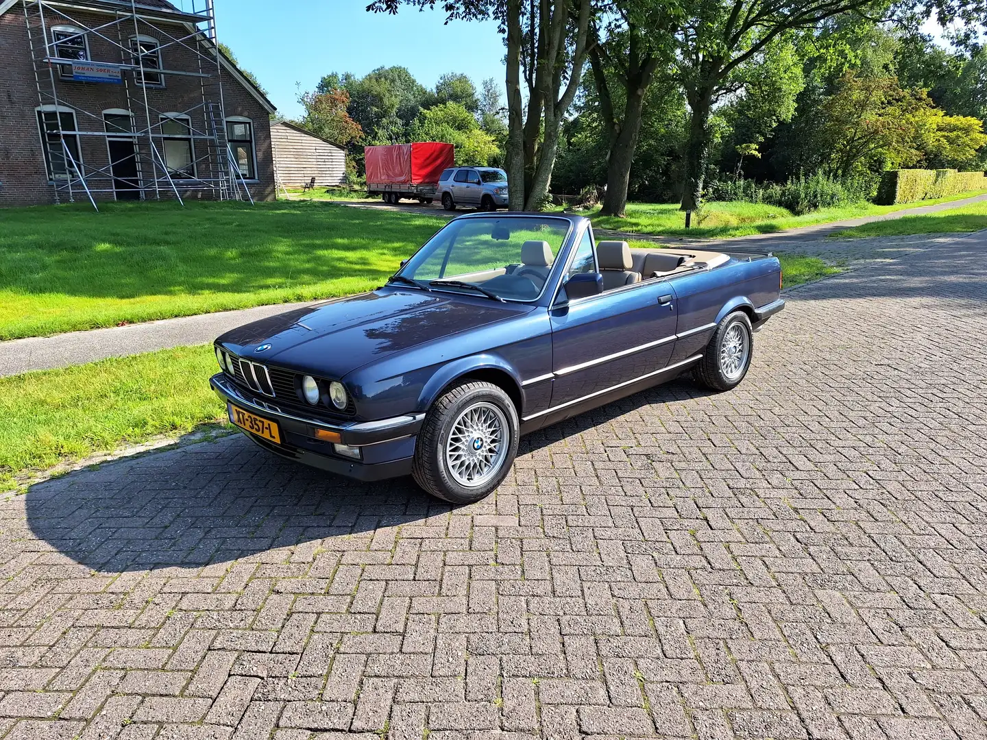 BMW 325 i cabrio E30 (1989) royalblau beige leder 158000km Blauw - 1