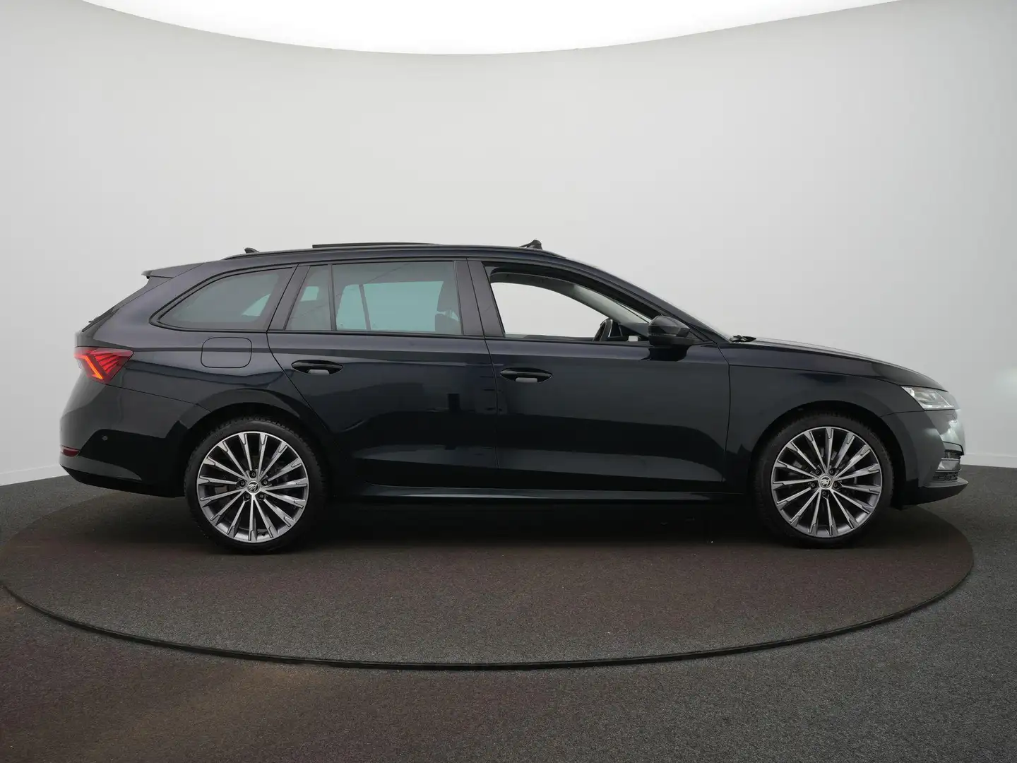 Skoda Octavia Combi 1.4 TSI iV PHEV Business Edition Plus / Lede Zwart - 2