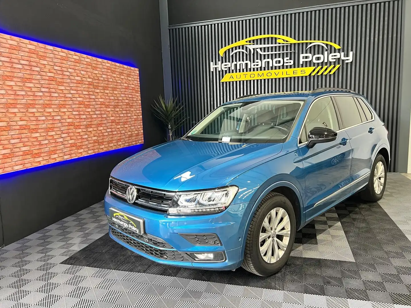 Volkswagen Tiguan 2.0TDI Advance DSG 110kW Blau - 1