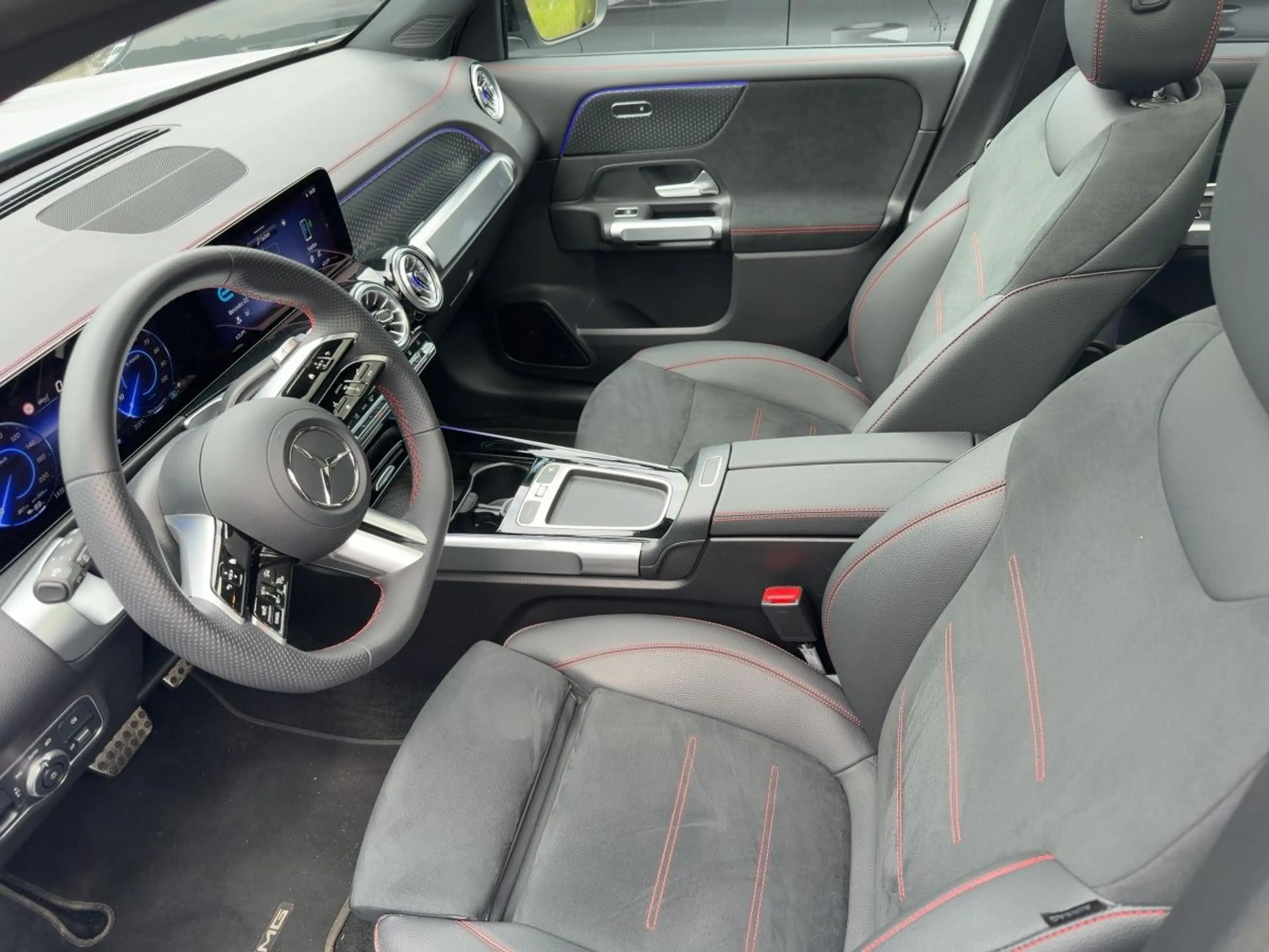 Mercedes-Benz EQB 350 4MATIC AMG Line KeyGo PTS Shz LED Ambi — photo 5