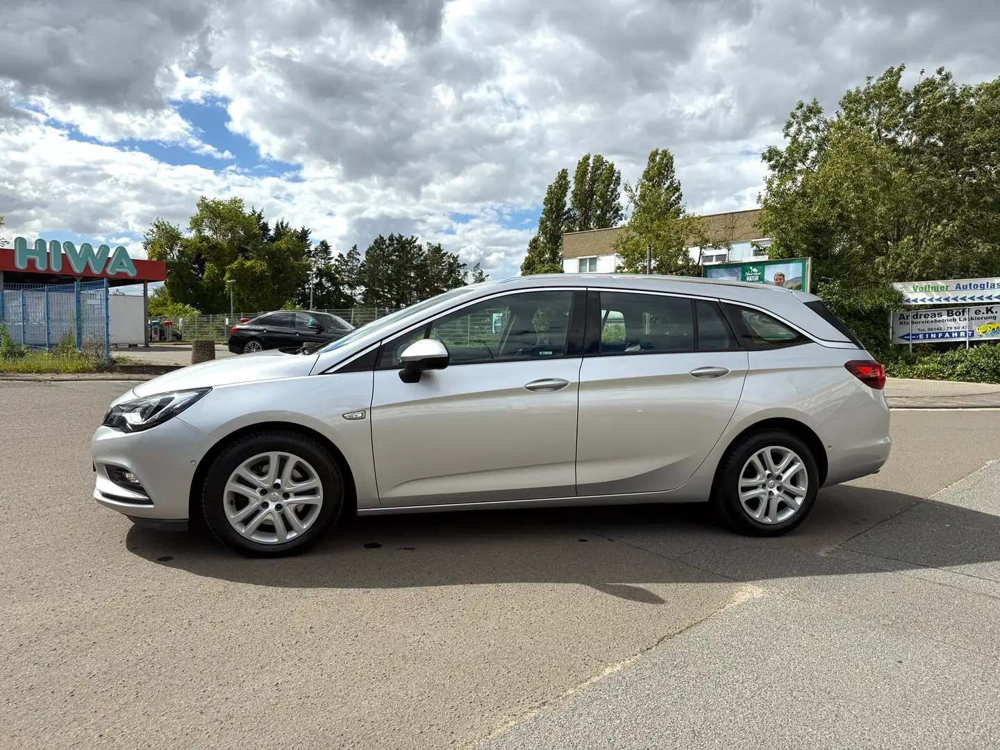 Opel Astra K 1.6 Turbo Sports Tourer INNOVATION Automatik AHK Silber - 1