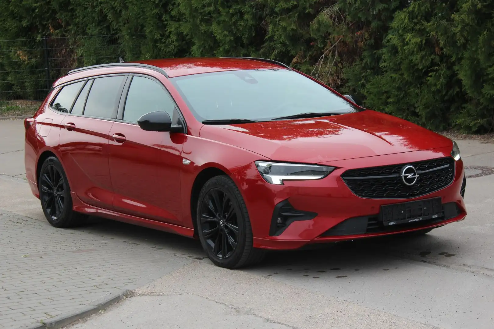 Opel Insignia B Sports Tourer Ultimate Rojo - 1
