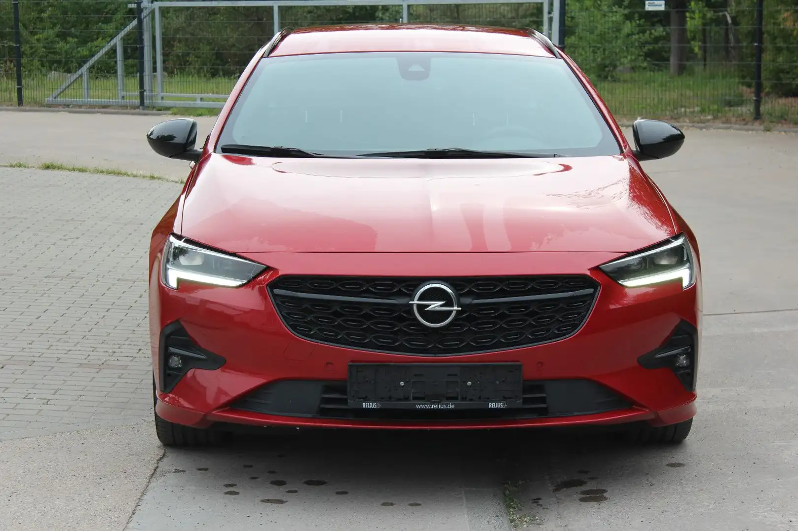 Opel Insignia B Sports Tourer Ultimate Rojo - 2
