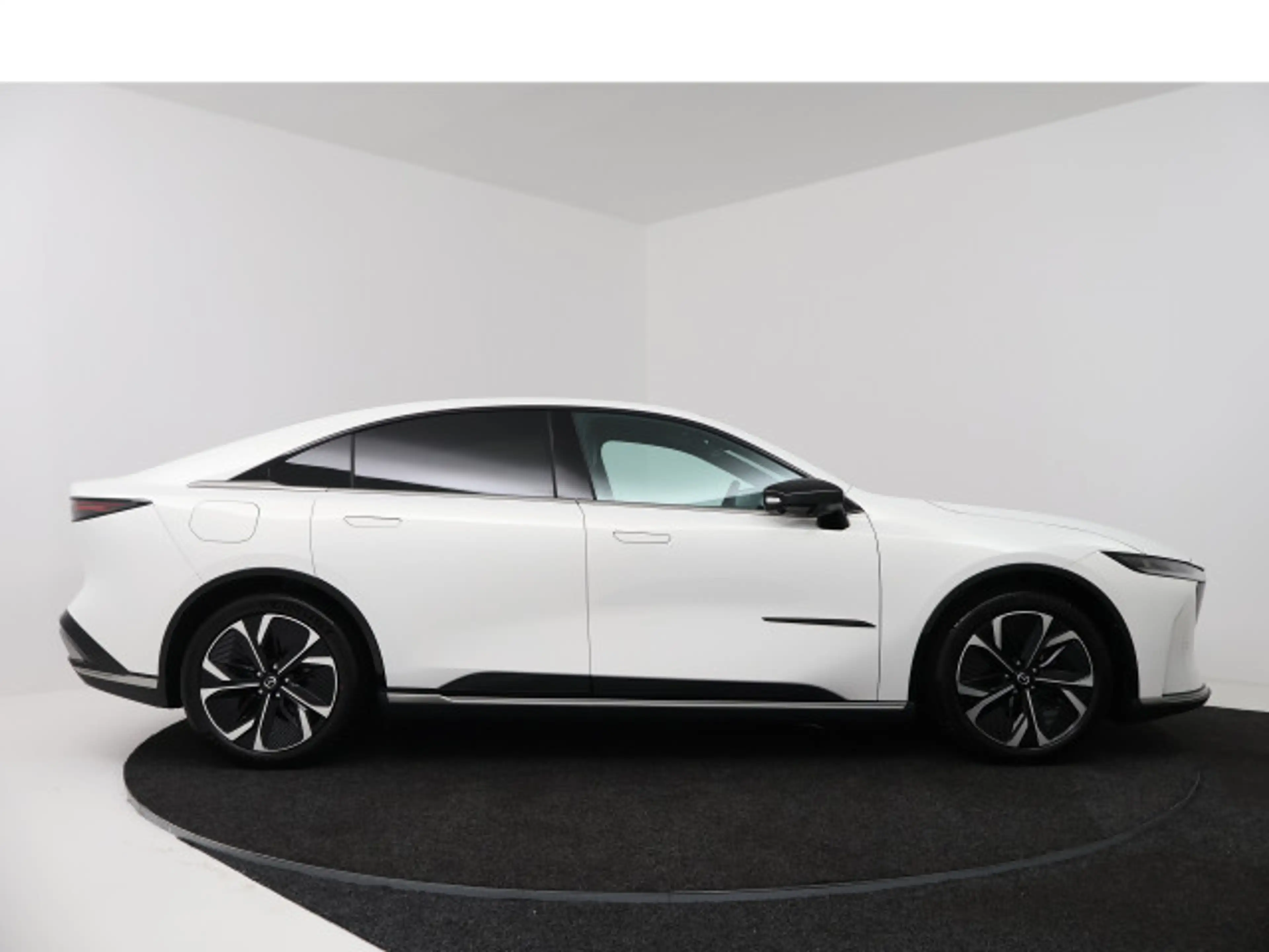 Mazda 6e Takumi 68.8 kWh | Snelladen in 24 minuten van 10 n — photo 3