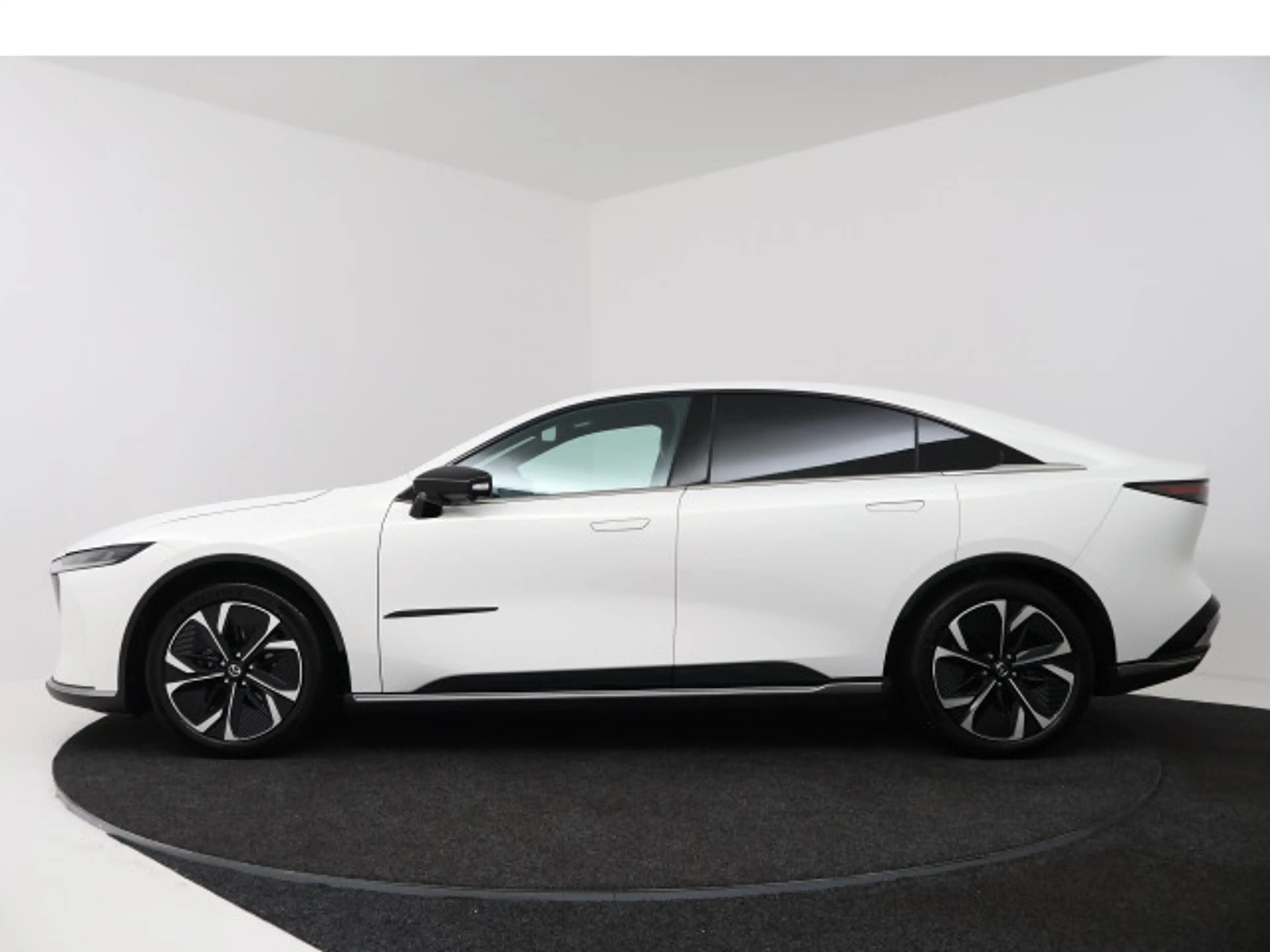 Mazda 6e Takumi 68.8 kWh | Snelladen in 24 minuten van 10 n — photo 7