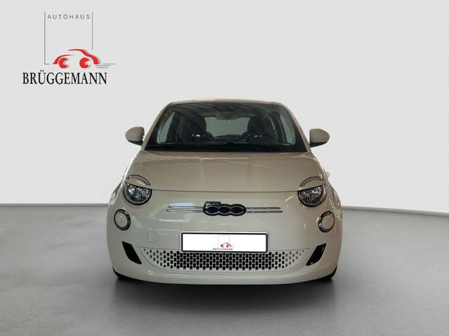 Fiat 500e + Radio- & Winterpaket