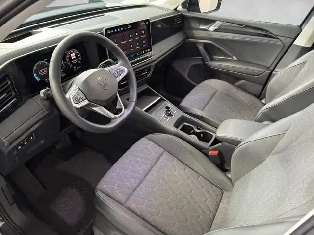 Volkswagen Tiguan view 6